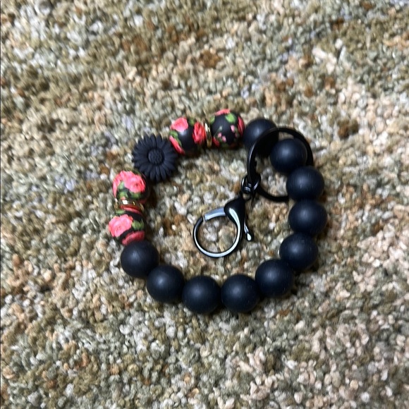 Wild Roses Black Red Pink Gold Keychain Bracelet Wristlet Black Hardware Silicon - Picture 2 of 4